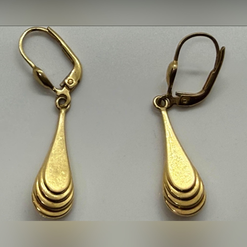 14k Gold Nice fancy Earrings